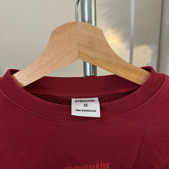 Gymshark sweatshirt
Burgundy/wine color - Picture 2 of 3